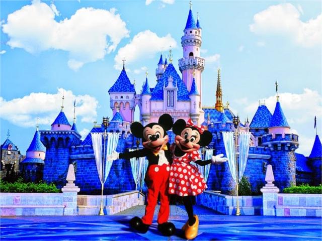 Disneyland Travel Guide