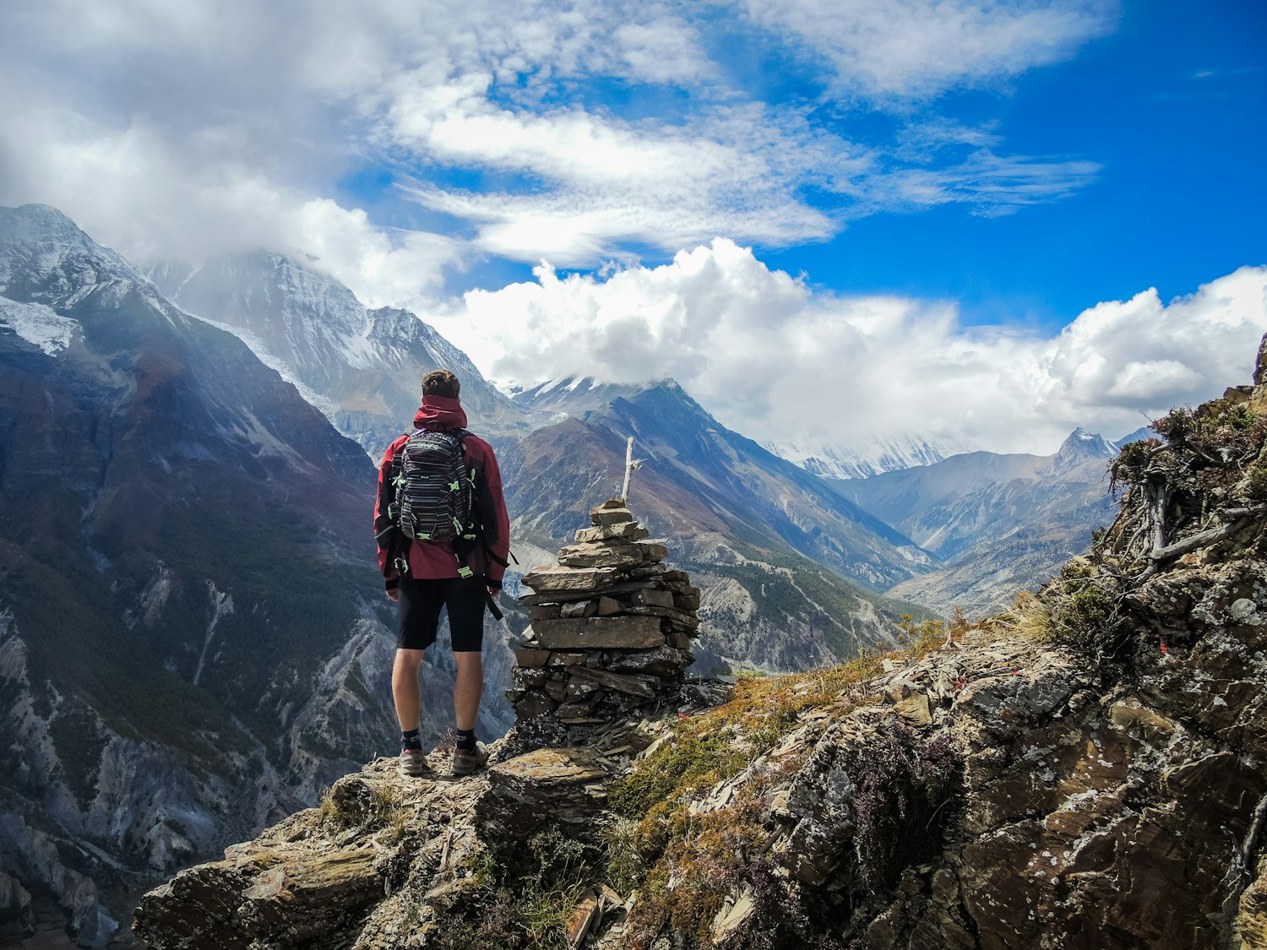 Weekend Hiking Trips: Picking Trails, Lodges, And Weather Windows